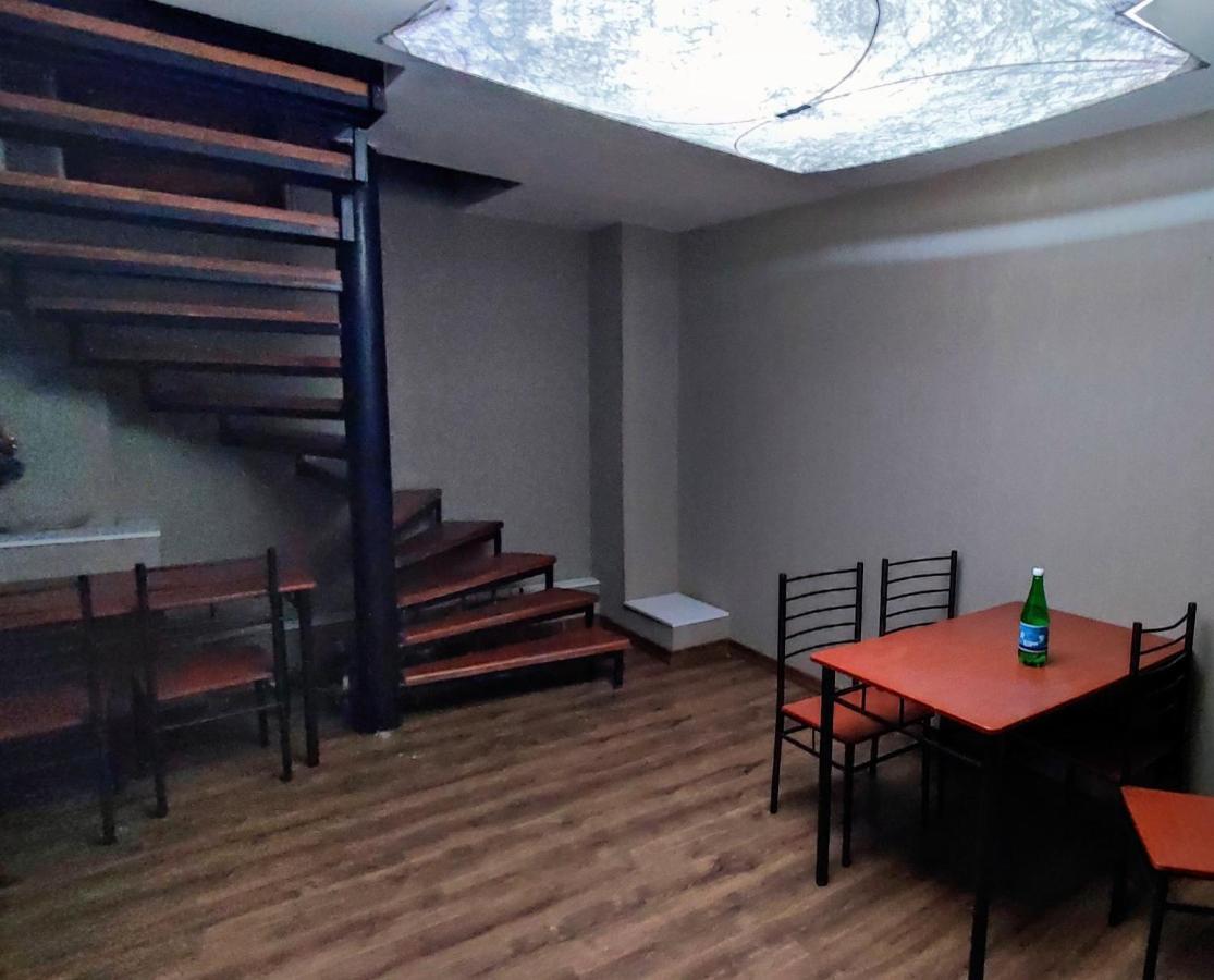 Hostel Simple Tbilisi Exteriör bild
